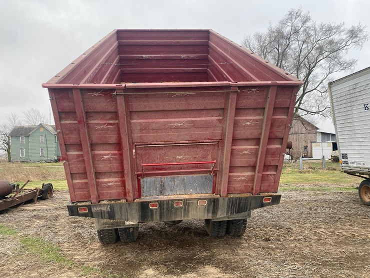 1998-case-ih-4900-image-5