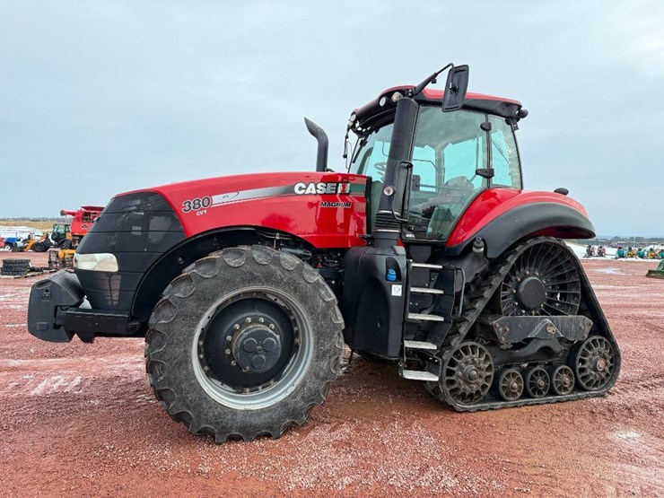 case-ih-magnum-380-rowtrac-image-1