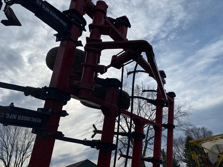 case-ih-4300-image-46