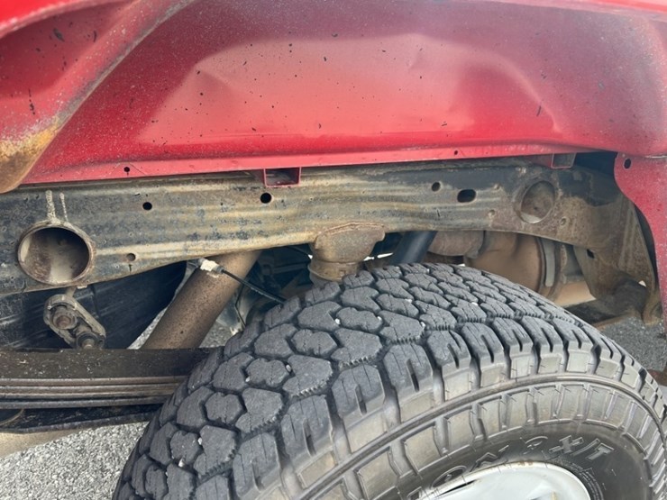 2011-chevrolet-silverado-2500-image-23