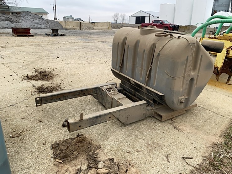 ag-chem-240-gallon-front-mount-tank-with-lights-was-mounted-on-case-ih-9230-image-3