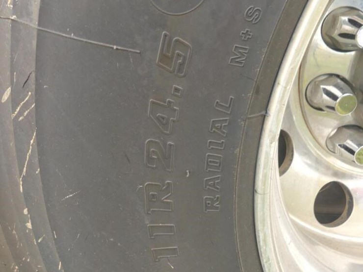 2017-caterpillar-ct660l-image-6