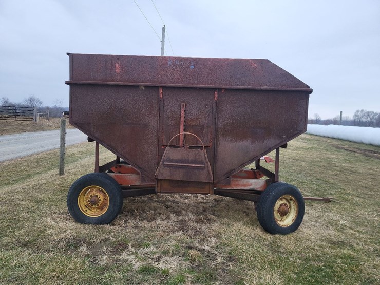 hopper-wagon-w/john-deere-running-gear-image-2