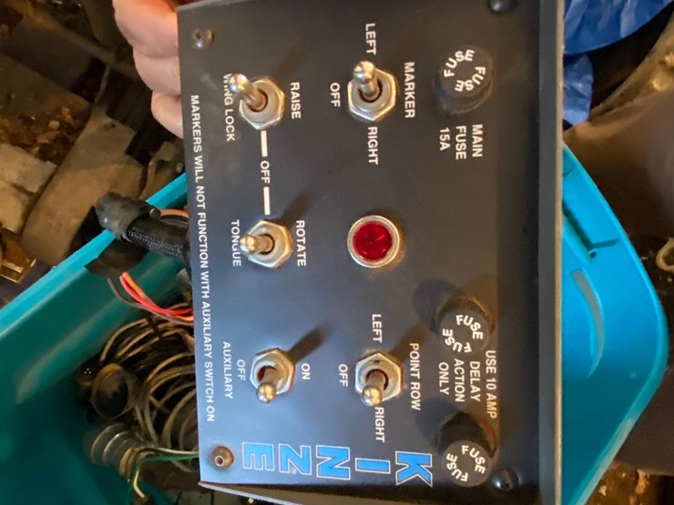 2009-kinze-3600-image-98