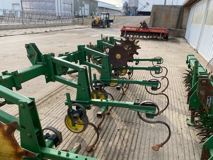 john-deere-825-image-13