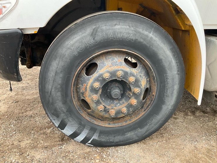 2005-international-durastar-4300-image-14