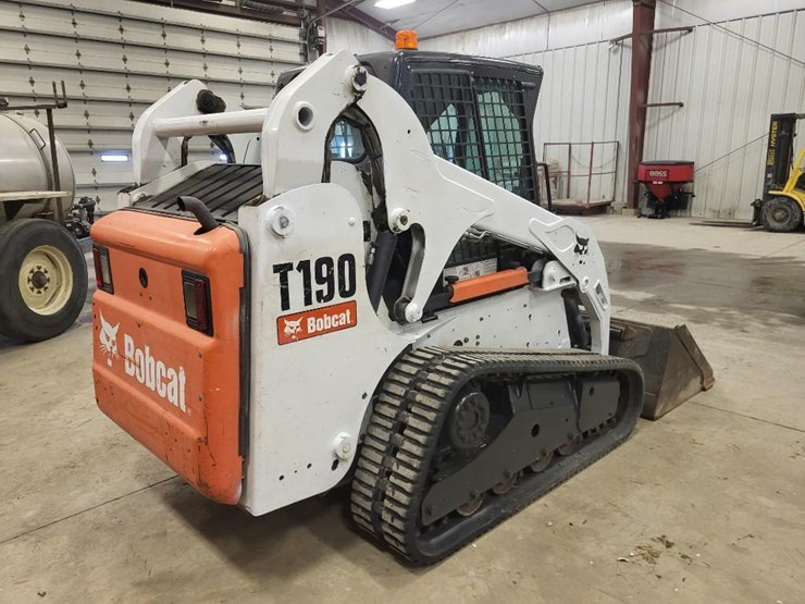 2012-bobcat-t190-image-5