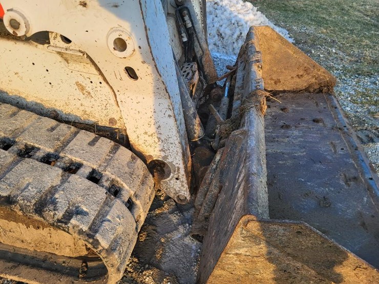 2017-bobcat-t630-image-29