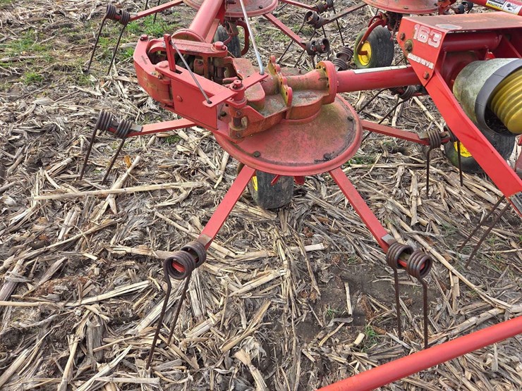 new-holland-163-image-2