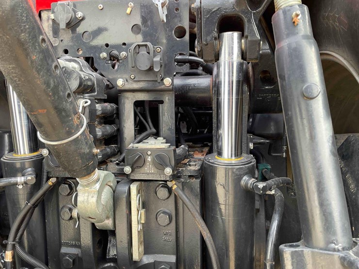 case-ih-magnum-340-image-46