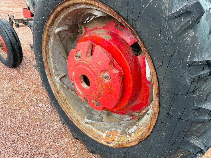 massey-ferguson-165-image-7