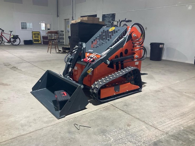 #1000-•-new-ats-t460-mini-skid-steer-image-1