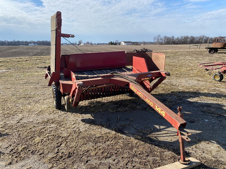 new-holland-144-image-1