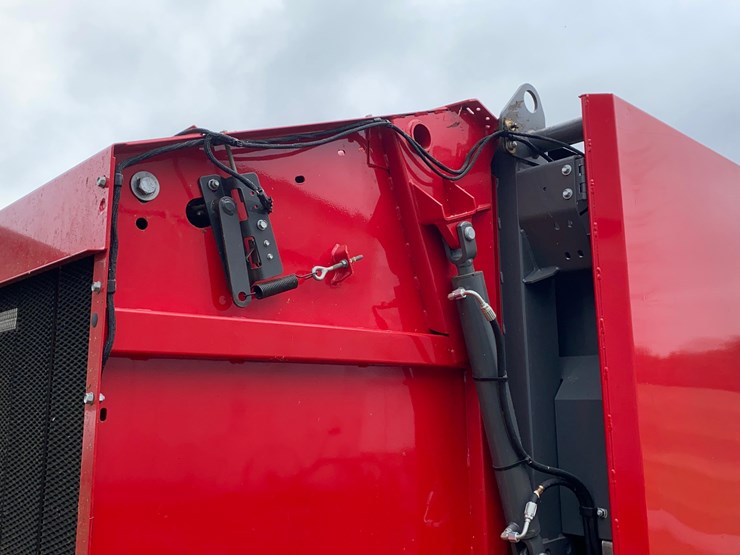 2024-massey-ferguson-1745d-image-23