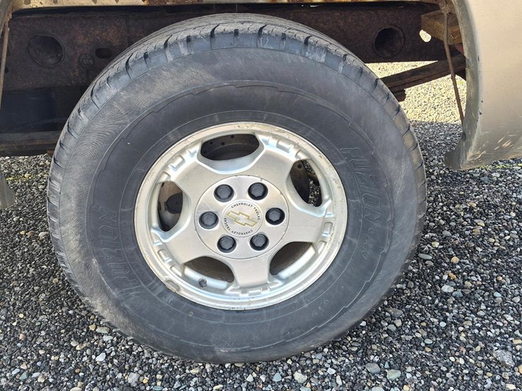 2002-chevrolet-1500-image-12