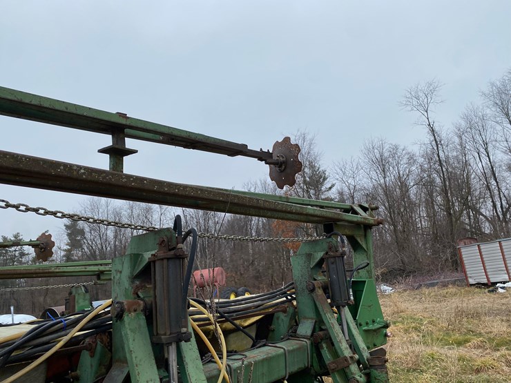 kinze-24-row-planter-image-8