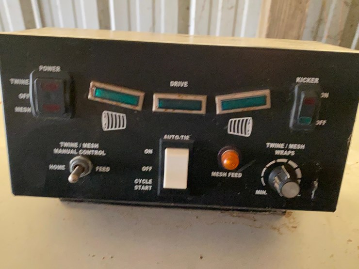 2024-massey-ferguson-1745d-image-51