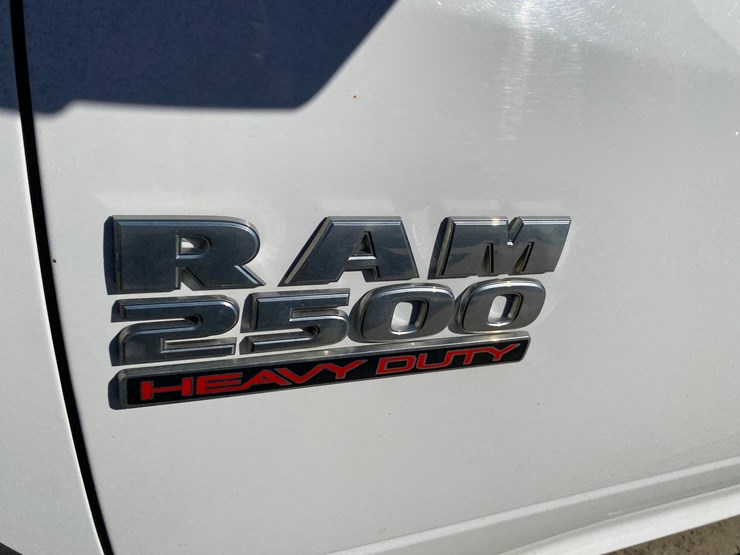 2018-dodge-2500-image-54