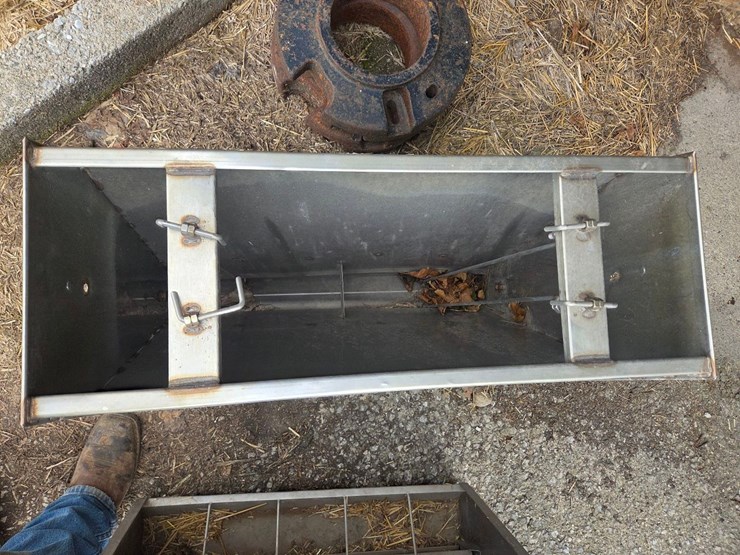 (3)-30"-stainless-double-sided-pig-feeders-image-9