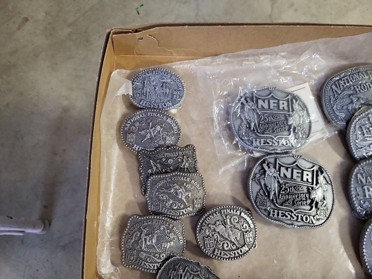 assorted-hesston-belt-buckles-image-2