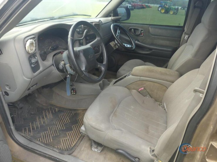 2003-chevrolet-blazer-image-5