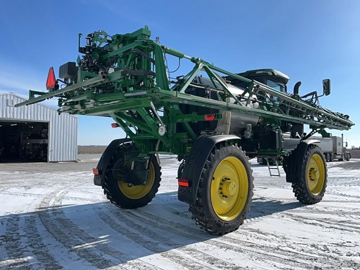 2023-john-deere-410r-image-4