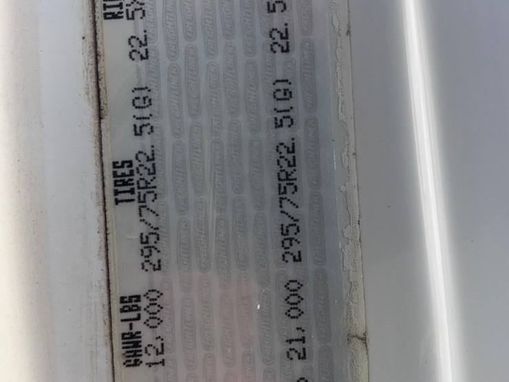 1997-freightliner-fl70-image-21