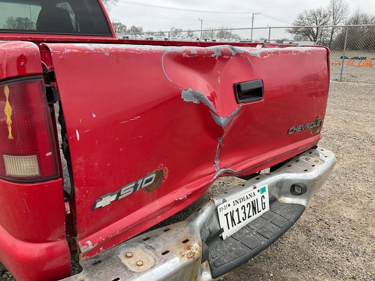 2000-chevrolet-s10-image-26