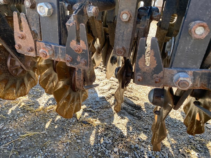 great-plains-solid-stand-30-image-15