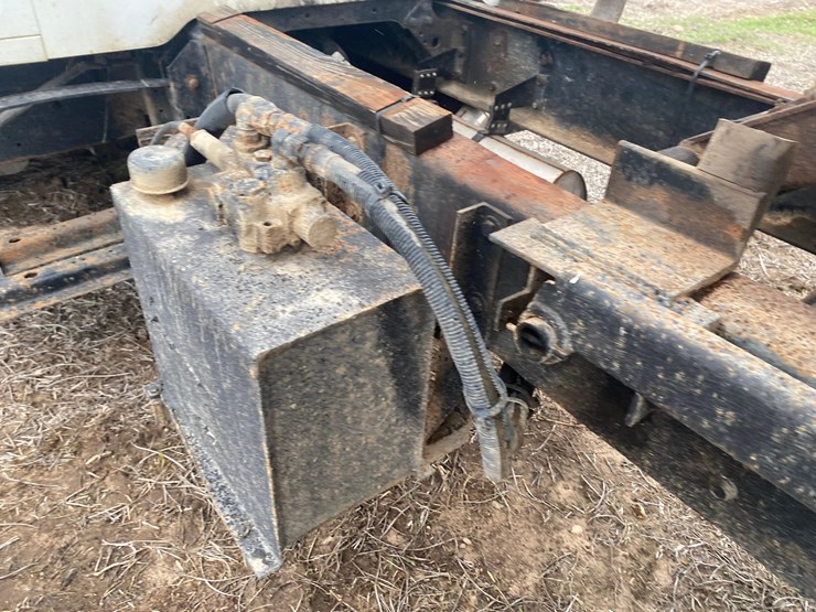 1998-case-ih-4900-image-33