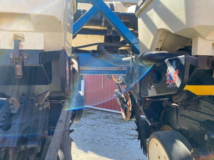 2009-kinze-3600-image-27