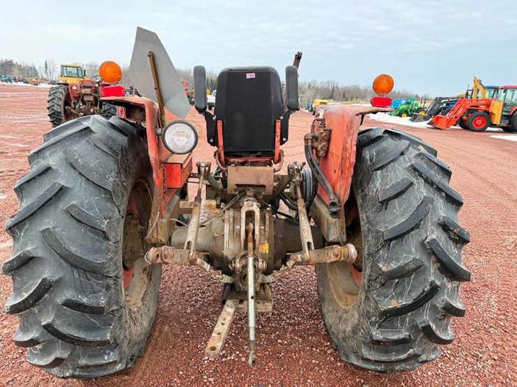 massey-ferguson-165-image-16