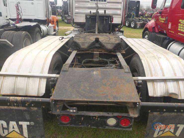 2017-caterpillar-ct660l-image-7