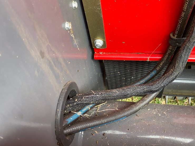 2024-massey-ferguson-1745d-image-38