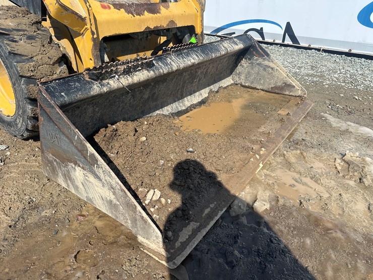 caterpillar-226d-image-10