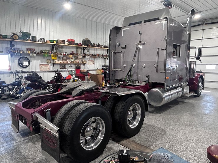 peterbilt-379-image-5