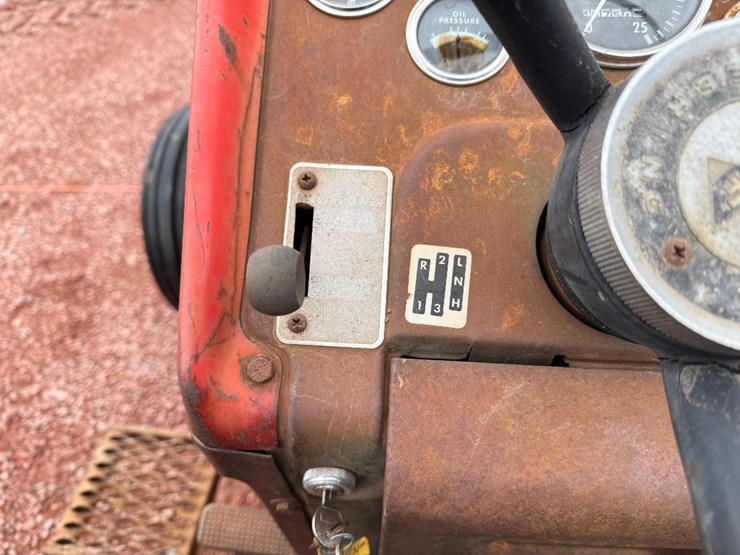 massey-ferguson-165-image-31