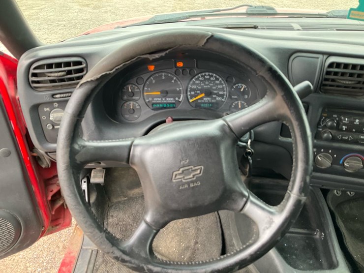 2000-chevrolet-s10-image-61