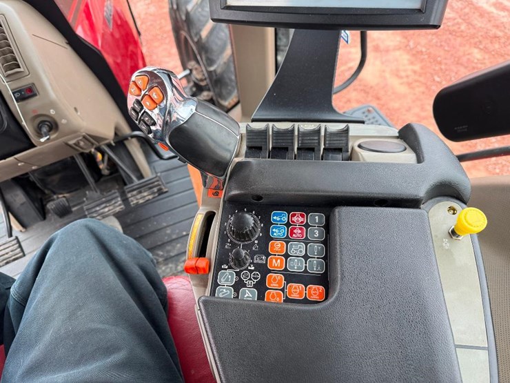 case-ih-magnum-380-rowtrac-image-63