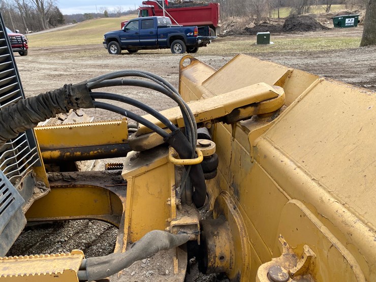 2005-deere-700h-image-13