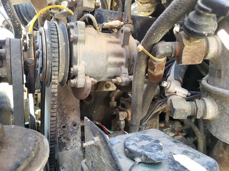 1995-ford-l9000-tandem-axle-day-cab-semi-image-75