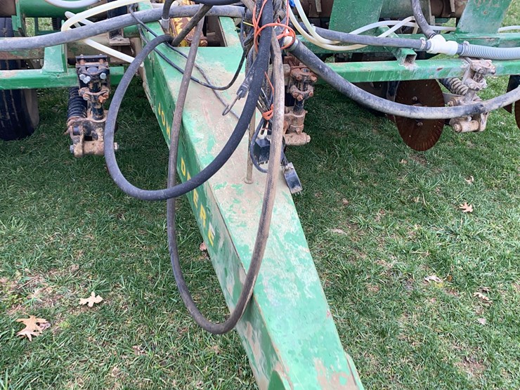 john-deere-7000-image-10