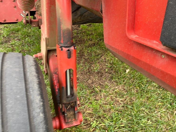 new-holland-h7450-image-28