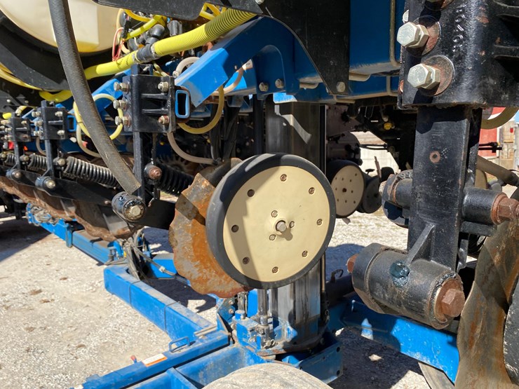 2009-kinze-3600-image-73