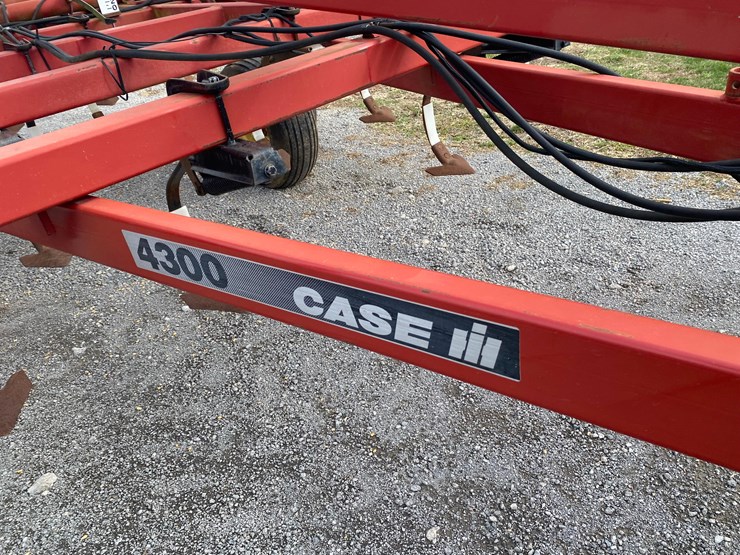 case-ih-4300-image-8