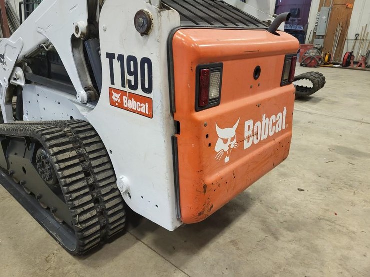 2012-bobcat-t190-image-18