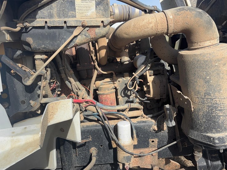 1997-freightliner-fl70-image-14