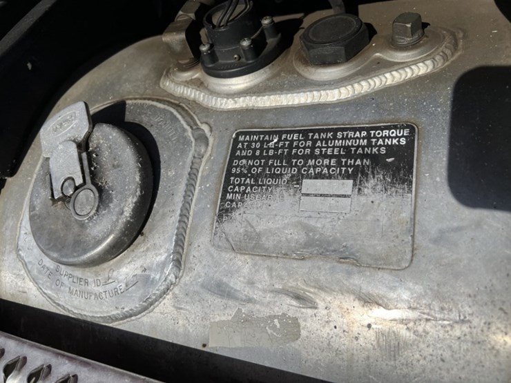 1998-peterbilt-357-image-12