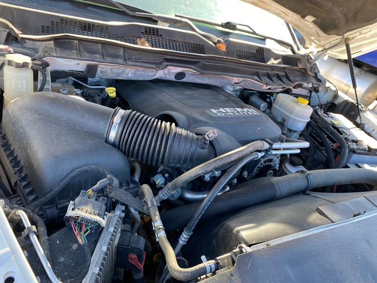 2018-dodge-2500-image-38