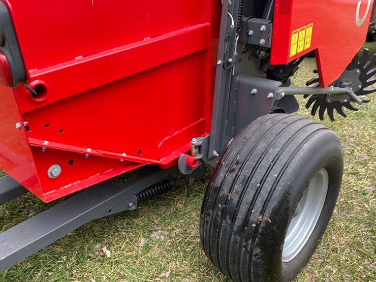 2024-massey-ferguson-1745d-image-21